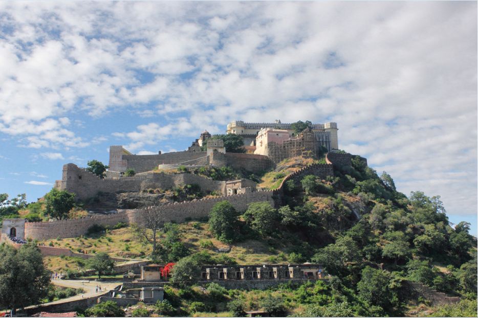 kumbhalgarh wall, length of great wall of india, great wall of india jaipur, kumbhalgarh fort history in hindi, kumbhalgarh fort photos, kumbhalgarh fort light and sound show, maharana, kumbhalgarh, rajasthan, tourism, incredible, UNESCO world heritage site, history of india, indian heritage, history of rajasthan, forts of rajasthan, mysterious places in India