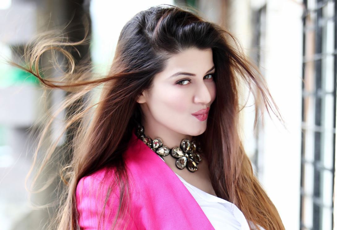 Kainaat arora wallpapers, kainaat arora hot pics, kainaat arora sexy pics , kainaat arora latest pics,kainaat arora movie, kainaat arora hot photo,sandalwood actress