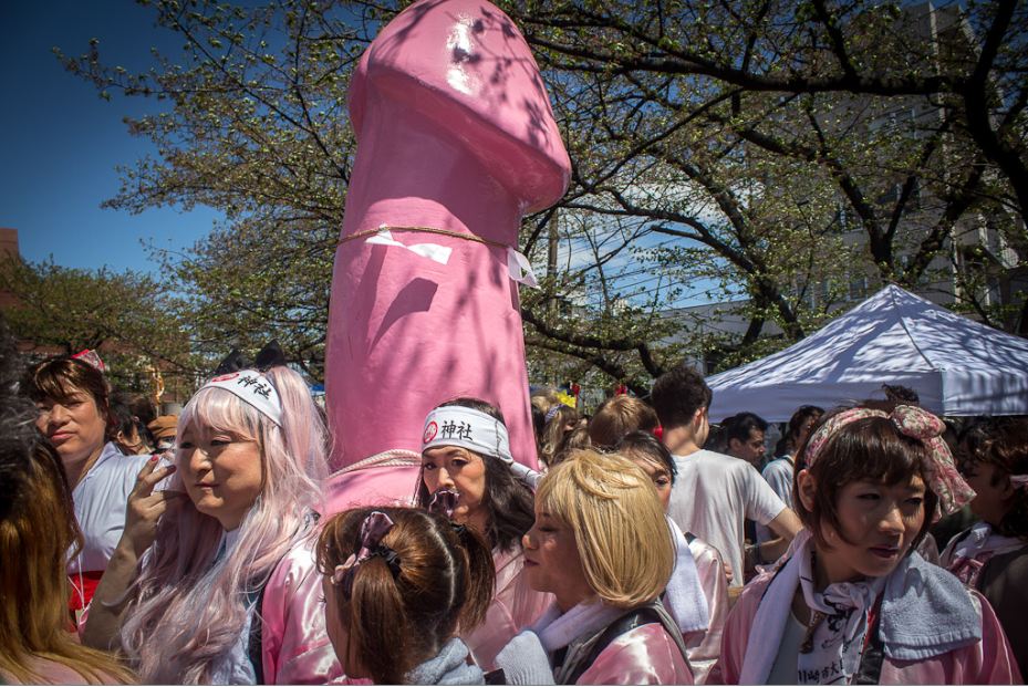 Japan penis festival, penis festival, kawasaki, japan, kanamara matsuri, weird festivals, travel, asia, culture, hilarious, wtf, giant phallus, religion, fertility, shrine, japanese