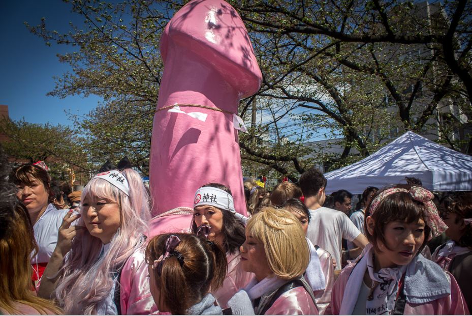 japan penis festival, penis festival, kawasaki, japan, kanamara matsuri, weird festivals, travel, asia, culture, hilarious, wtf, giant phallus, religion, fertility, shrine, japanese