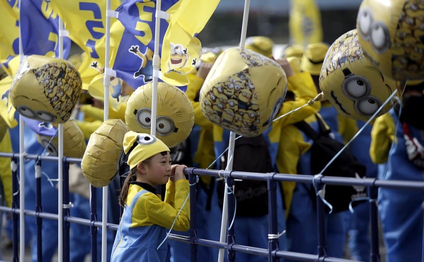 japan, minions, tokyo, charity, asia, japanese girls, minions run, japanese selfie, hot selfie, cute japanese