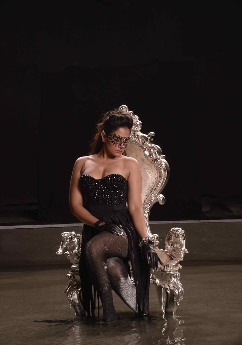 richa chadda, richa chadda hot, richa chadda sexy, richa chadda phoro, richa chadda fmh, richa chadda hot photoshoot, indian actress, bollywood actress, richa chadda twitter, richa chadda instagram