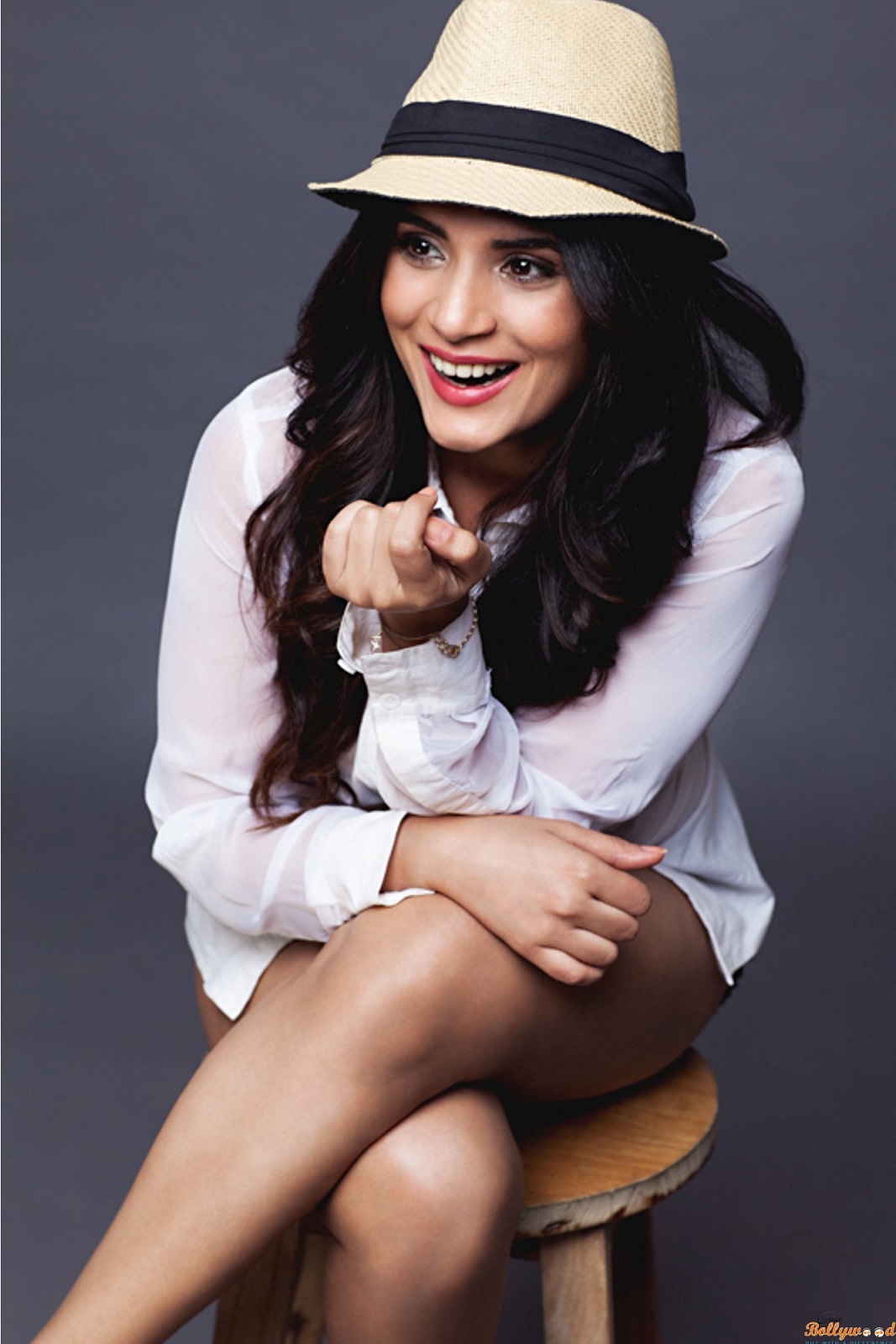 richa chadda, richa chadda hot, richa chadda sexy, richa chadda phoro, richa chadda fmh, richa chadda hot photoshoot, indian actress, bollywood actress, richa chadda twitter, richa chadda instagram