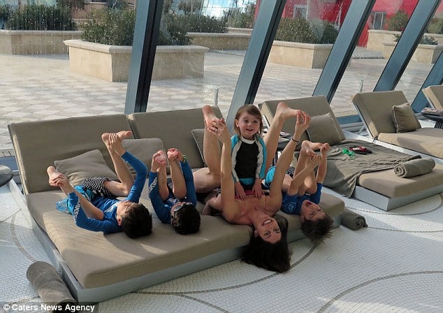 fitness, workout, amazing, america, jennifer gelman, house workout, home workout, creative, mom with kids, mother children exercise, crazy