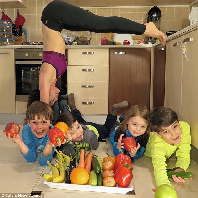 Fitness, workout, amazing, america, jennifer gelman, house workout, home workout, creative, mom with kids, mother children exercise, crazy