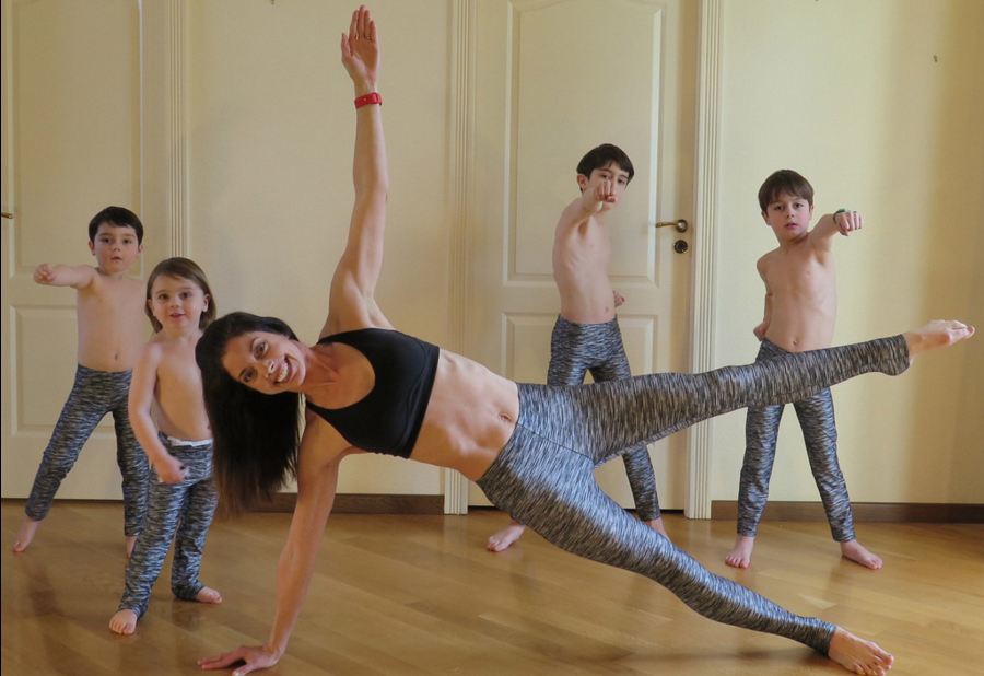 fitness, workout, amazing, america, jennifer gelman, house workout, home workout, creative, mom with kids, mother children exercise, crazy