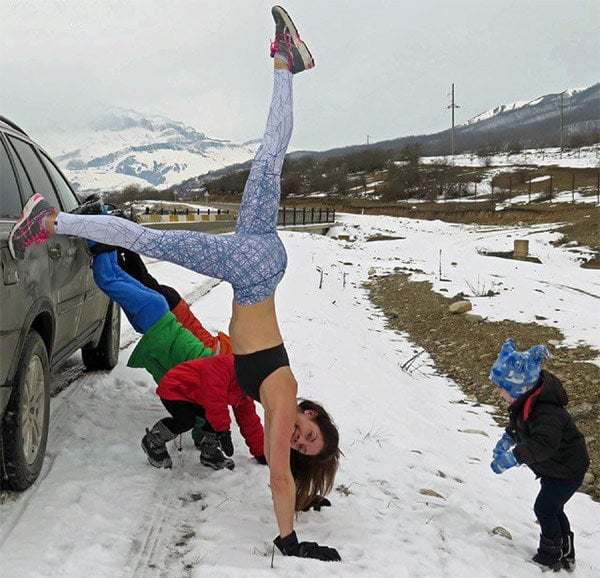 fitness, workout, amazing, america, jennifer gelman, house workout, home workout, creative, mom with kids, mother children exercise, crazy