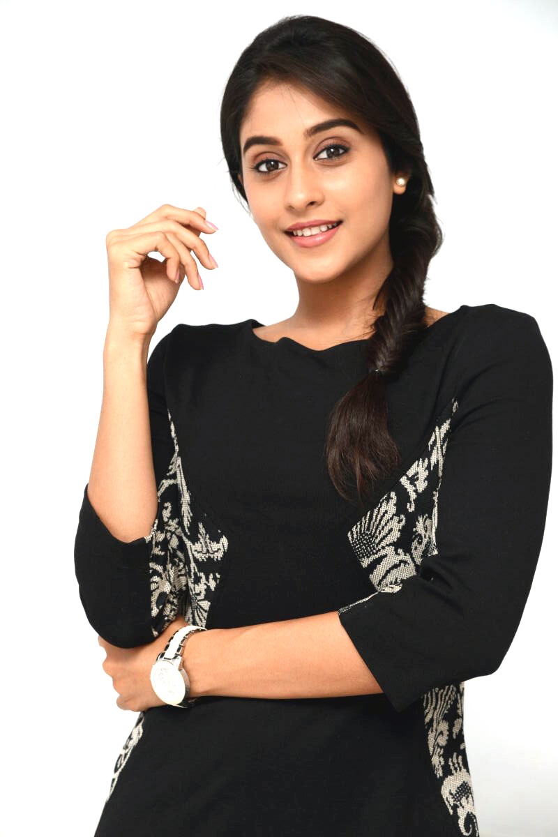 Regina Cassandra hot photo (12)