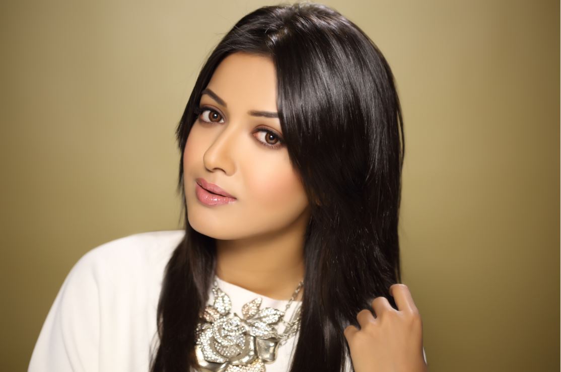 Catherine tresa wallpapers,catherine tresa hot pics,catherine tresa sexy pics,catherine tresa latest pics,catherine tresa movie,catherine tresa hot photo,