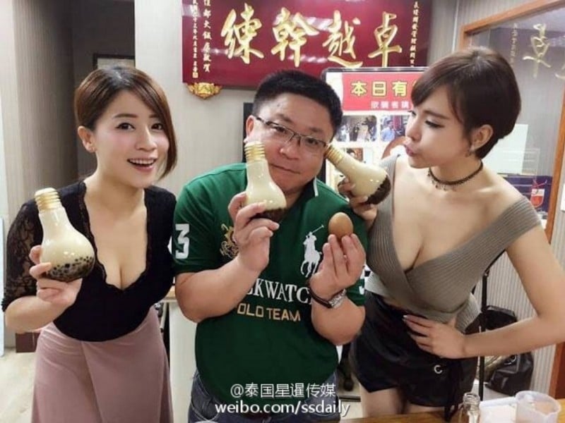 Taiwanese Light Bulb Bubble Tea Going Viral Thanks To Hot Girls
