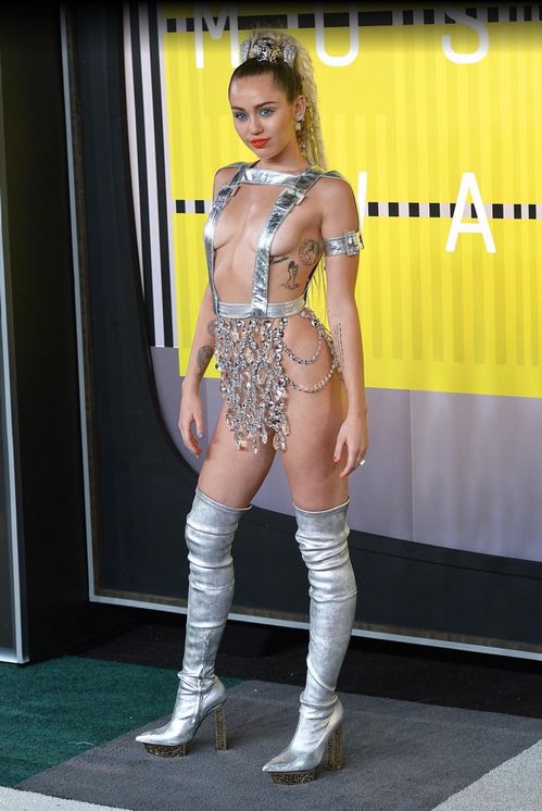 miley cyrus wallpapers,miley cyrus hot pics,miley cyrus sexy pics,miley cyrus latest pics,miley cyrus movie,miley cyrus hot photo,miley cyrus hd wallpaper