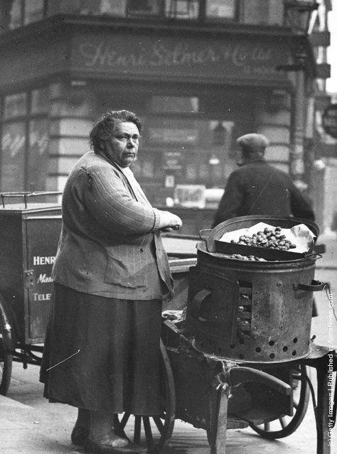 Downtown london old photo, ,london ,london old photo,london old pics,never seen london ,unseen photo london ,unseen london, london tram