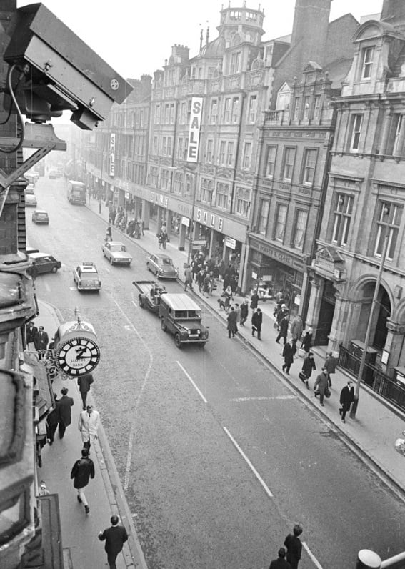 Downtown london old photo, ,london ,london old photo,london old pics,never seen london ,unseen photo london ,unseen london, london tram