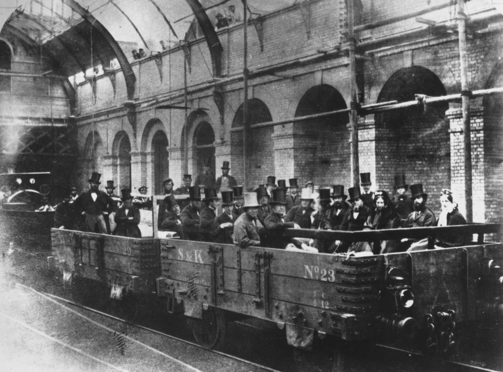 downtown london old photo, ,london ,london old photo,london old pics,never seen london ,unseen photo london ,unseen london, london tram