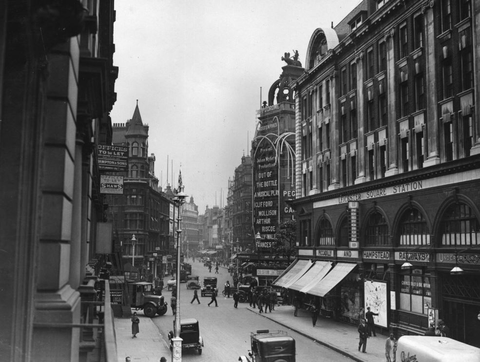 Downtown london old photo, ,london ,london old photo,london old pics,never seen london ,unseen photo london ,unseen london, london tram