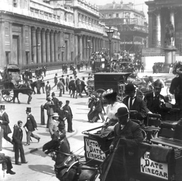 Downtown london old photo, ,london ,london old photo,london old pics,never seen london ,unseen photo london ,unseen london, london tram