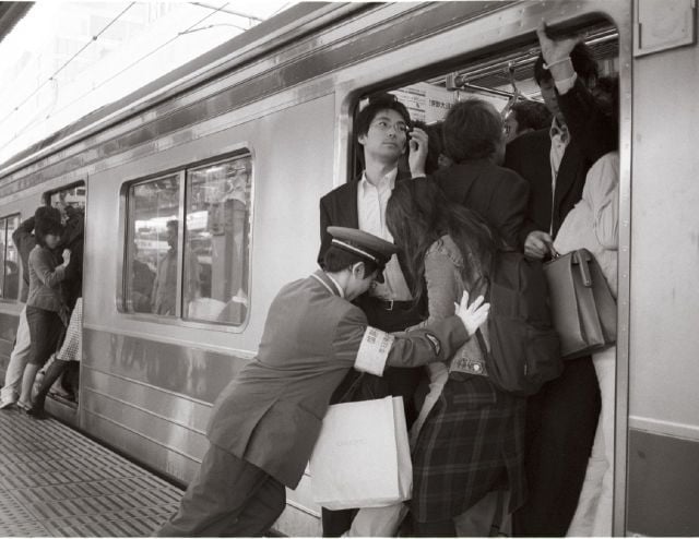 japan, japanese train, japanese train pusher, pusher, asia, oshiya, weird, wtf, omg, railway system, tokyo, train pushers tokyo, railway station attendant