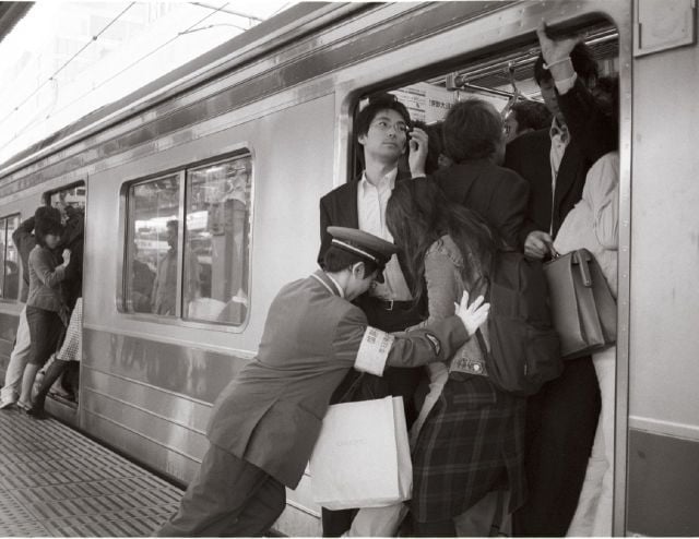 Japan, japanese train, japanese train pusher, pusher, asia, oshiya, weird, wtf, omg, railway system, tokyo, train pushers tokyo, railway station attendant