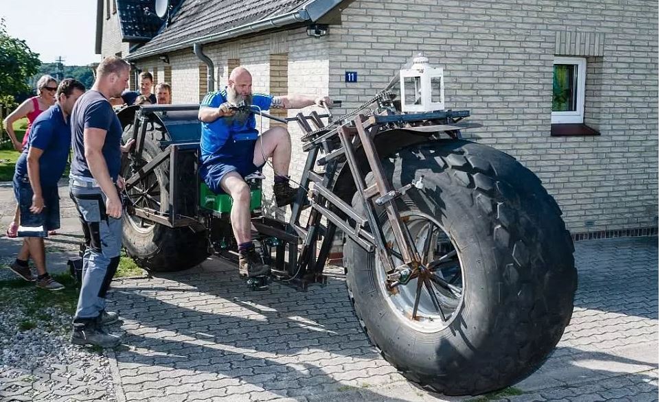 Frank Dose, germany, europe, crazy, bicycle, giant, biggest bicycle, guinness book world records
