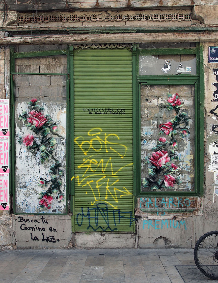 cross stitch art, street art, Raquel Rodrigo, creative, amazing, awesome, wow