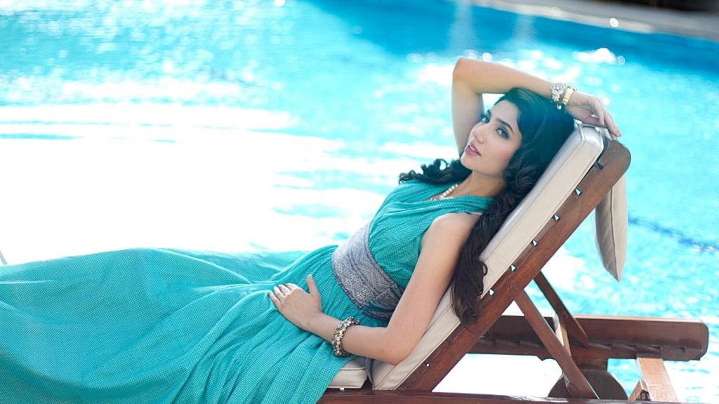 mahira khan wallpapers,mahira khan hot pics,mahira khan sexy pics,mahira khan latest pics,mahira khan movie,mahira khan hot photo,raees actress, raees movie wallpaper , raees movie
