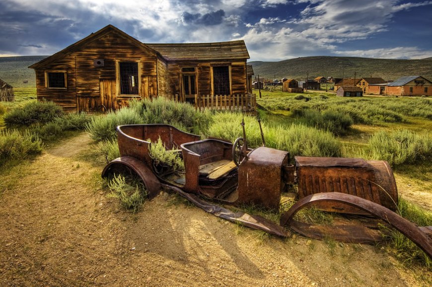 Mysterious places, abandoned places, abandoned towns, travel, ghost town, ghost city, interesting, facts, amazing, car graveyard, europe, usa