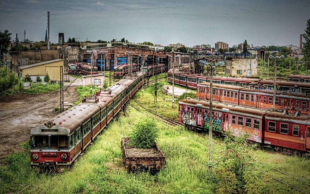 Mysterious places, abandoned places, abandoned towns, travel, ghost town, ghost city, interesting, facts, amazing, car graveyard, europe, usa