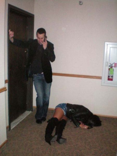 25 Funny Pictures of Drunk Wasted People | Reckon Talk