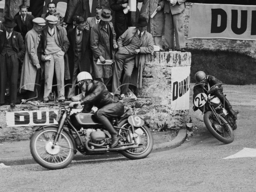 isle of man race deaths, isle of man race 2016, isle of man race 2017, isle of man tt crashes, isle of man tt youtube, isle of man tt death toll, isle of man tt 2015, isle of man tt map,  isle of man race, world's deadliest race, isle of man, british, isle of man points of interest, most dangerous race, isle of man facts, racing, bike, motorcycle touring, street race