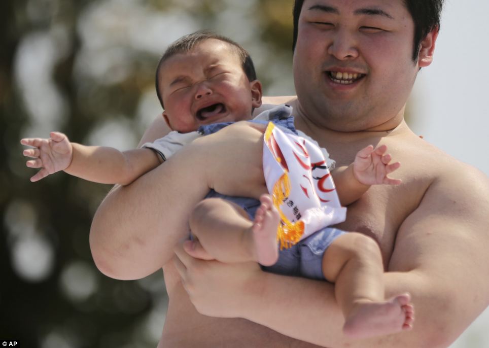 japanese festivals, japan, asia, tokyo, crying baby festival, weird, temple, nakizumo festival, worlds strangest festivals