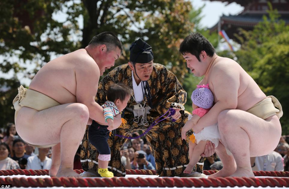japanese festivals, japan, asia, tokyo, crying baby festival, weird, temple, nakizumo festival, worlds strangest festivals