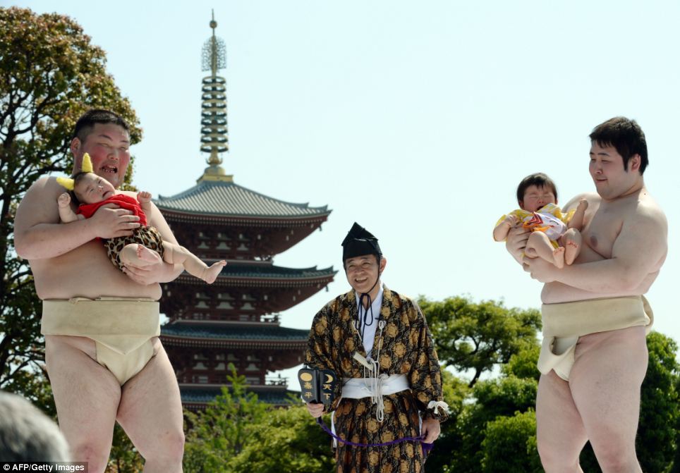 Japanese festivals, japan, asia, tokyo, crying baby festival, weird, temple, nakizumo festival, worlds strangest festivals
