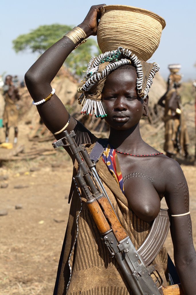 Mursi-Tribe-Ethiopia-lip-plates-tradition-africa-photo-15.jpeg