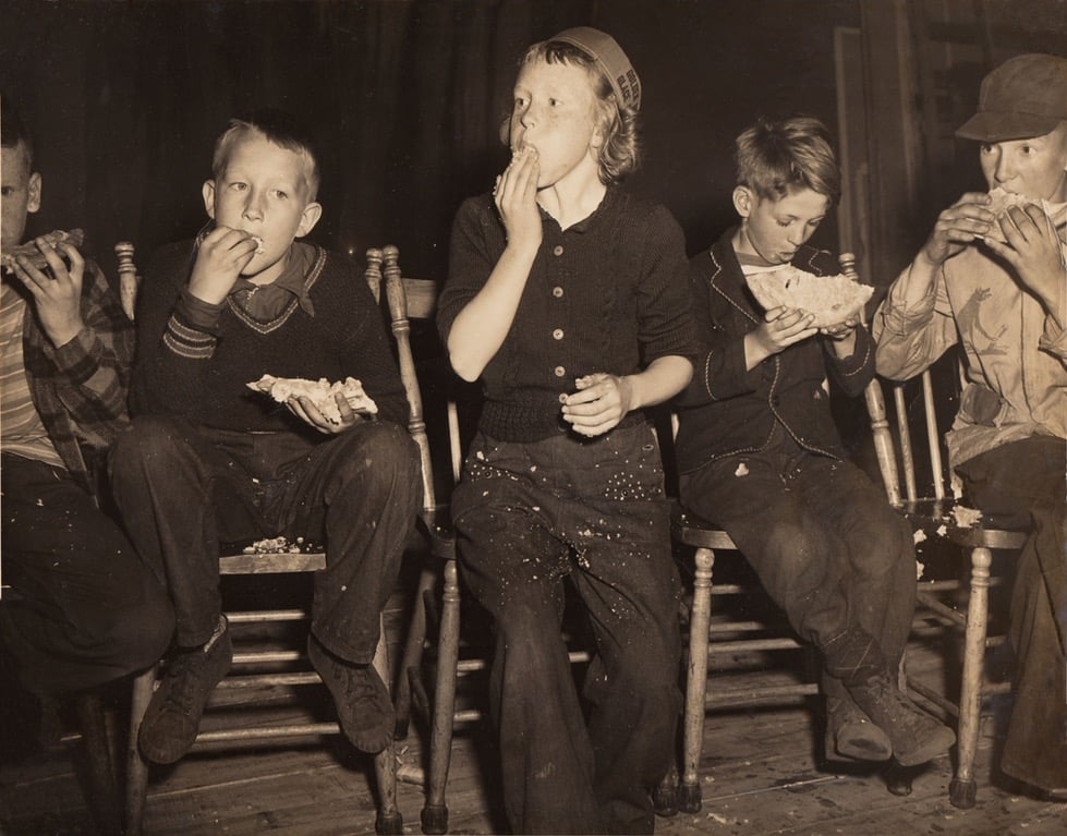 old school cool, reddit old school, coolest people ever, old school cool photos, amazing vintage photos, badass old photo, black & white photo, historical pictures, rare photos