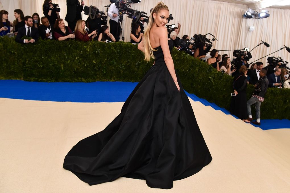 Candice Swanepoel back