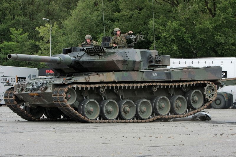 Cool photos, tank photos, tank vs car, tank crushes car, germany, amry, military