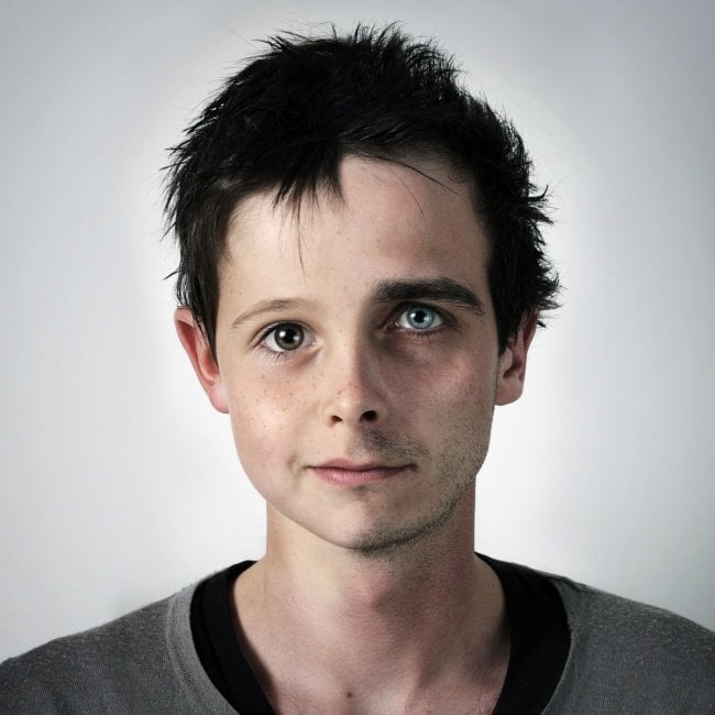 photography, ulric collette, viral, portraits, family portraits, half faces photos, split faces photos, men vs women, genetic portraits, half brother, half sister