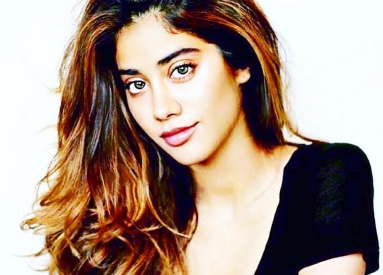 jhanvi kapoor ,jhanvi kapoor hot photos,jhanvi kapoor bollywood, star kids, bollywood actress