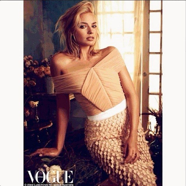 hot-and sexy-margot-robbie-pic