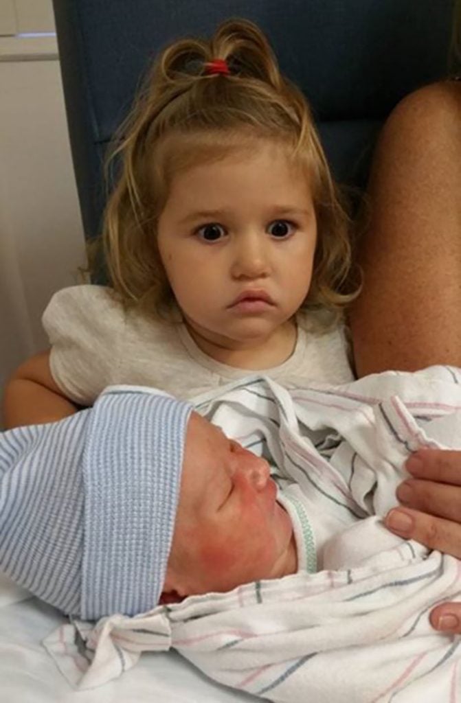 kids, funny, lol, sibling, sibling rivalry, babysitting, family, kids reactions, hold a baby, hilarious, awkward family photos, funny photos