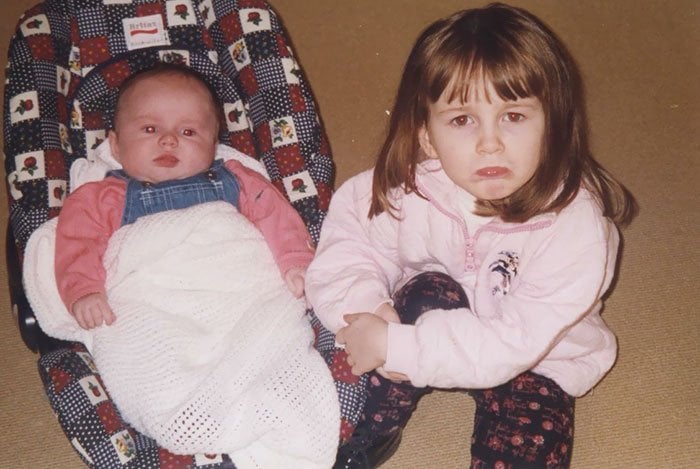 kids, funny, lol, sibling, sibling rivalry, babysitting, family, kids reactions, hold a baby, hilarious, awkward family photos, funny photos