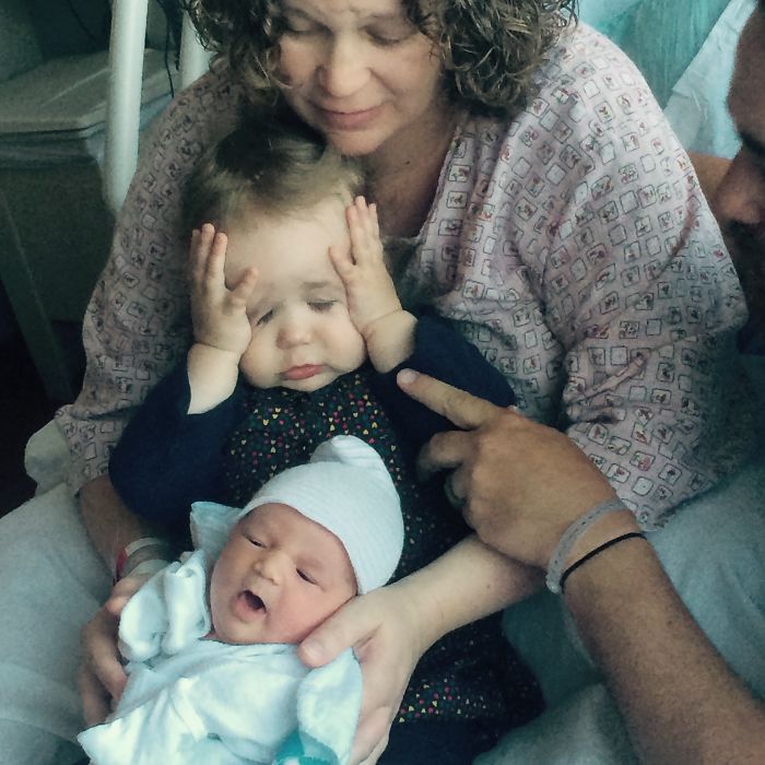 kids, funny, lol, sibling, sibling rivalry, babysitting, family, kids reactions, hold a baby, hilarious, awkward family photos, funny photos