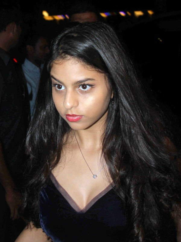 Suhana Khan - Hot & Beautiful Photos to King Khan's Daughter | Reckon Talk