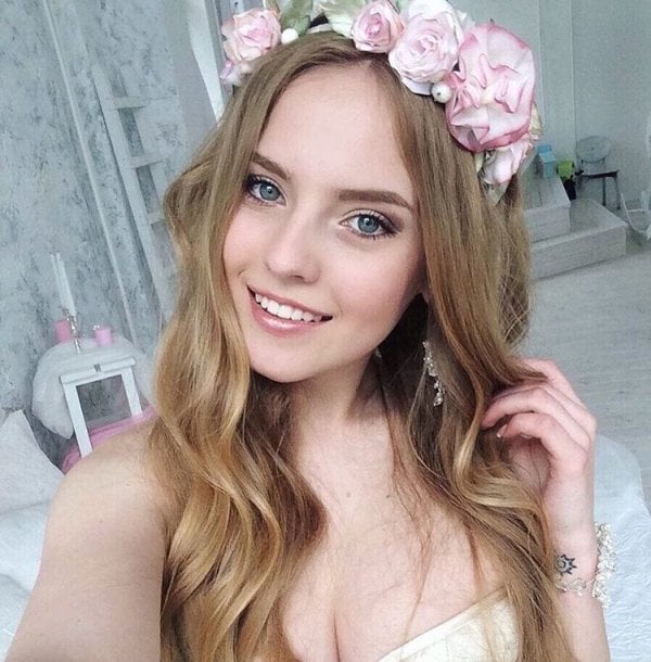 hot mathematics teacher, hottest math teacher woman, russian, belarus, belarus hot, oksana neveselaya