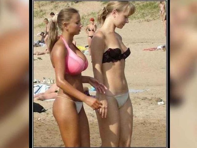 big boobs and small boobs, boobs, big boobs vs small boobs, big breast vs small, friend with big boobs, friends, funny, wedding, photobomb