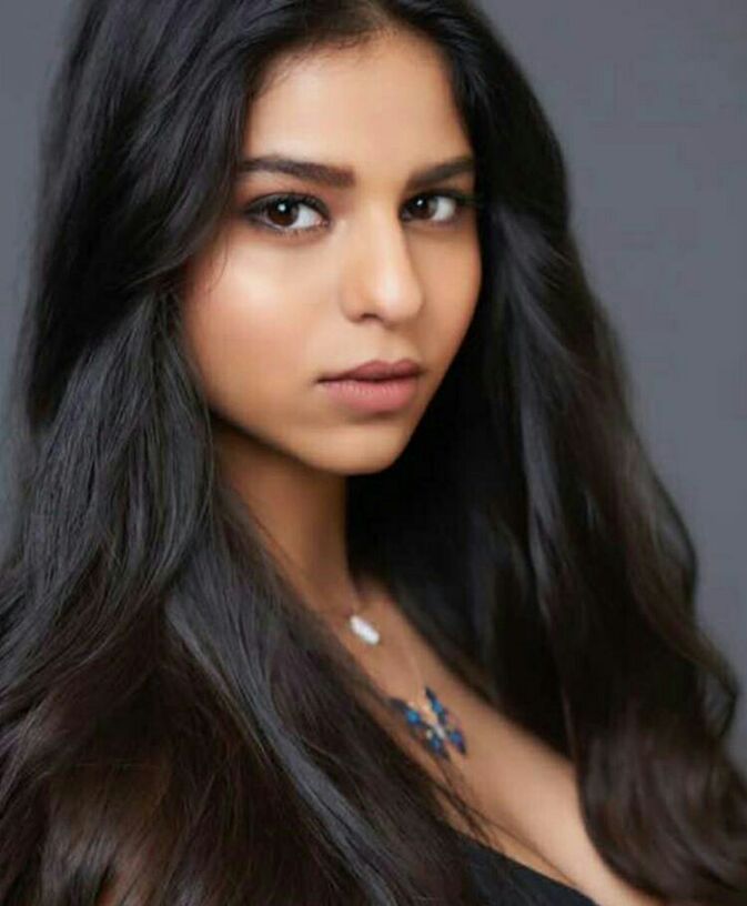 Suhana Khan - Hot & Beautiful Photos to King Khan's Daughter | Reckon Talk