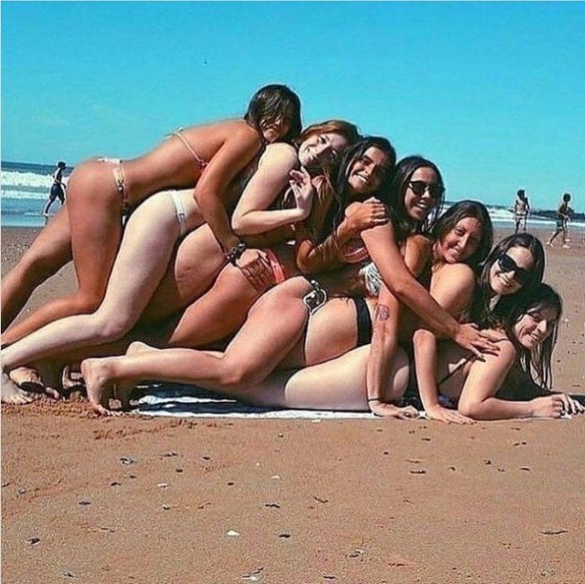 photos clicked at perfect time, perfectly timed photos funny, photography, creative, instagram, viral, best group photo, photo ideas, group photo ideas, funny photos