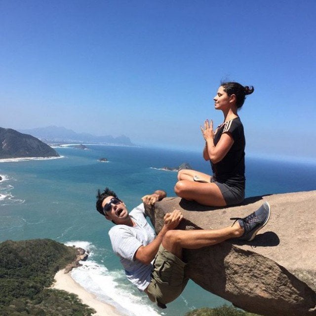 photos clicked at perfect time, perfectly timed photos funny, photography, creative, instagram, viral, best group photo, photo ideas, group photo ideas, funny photos
