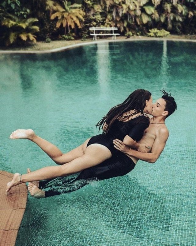 photos clicked at perfect time, perfectly timed photos funny, photography, creative, instagram, viral, best group photo, photo ideas, group photo ideas, funny photos