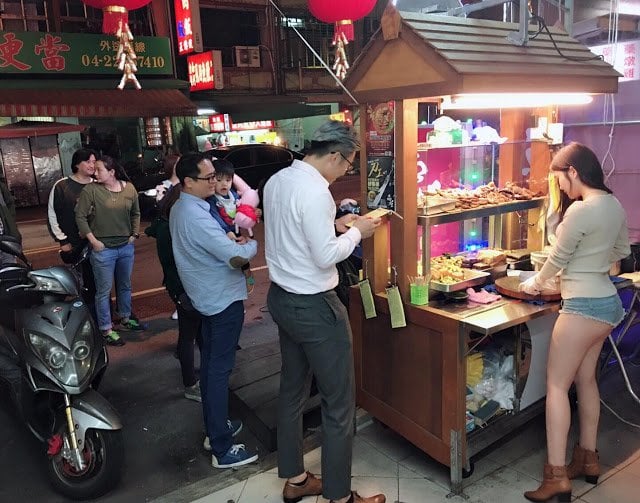 sexy, hot, taiwan, taiwanese girl, hottest stall vendor, viral, asia, hot taiwanese girls, street food girl, sexy street food girl, hottest street food girl